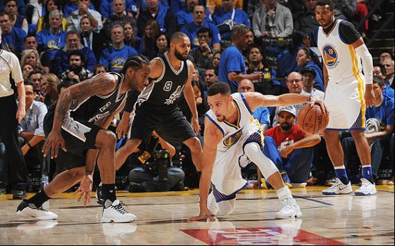 亿杰消防维保人员维保中